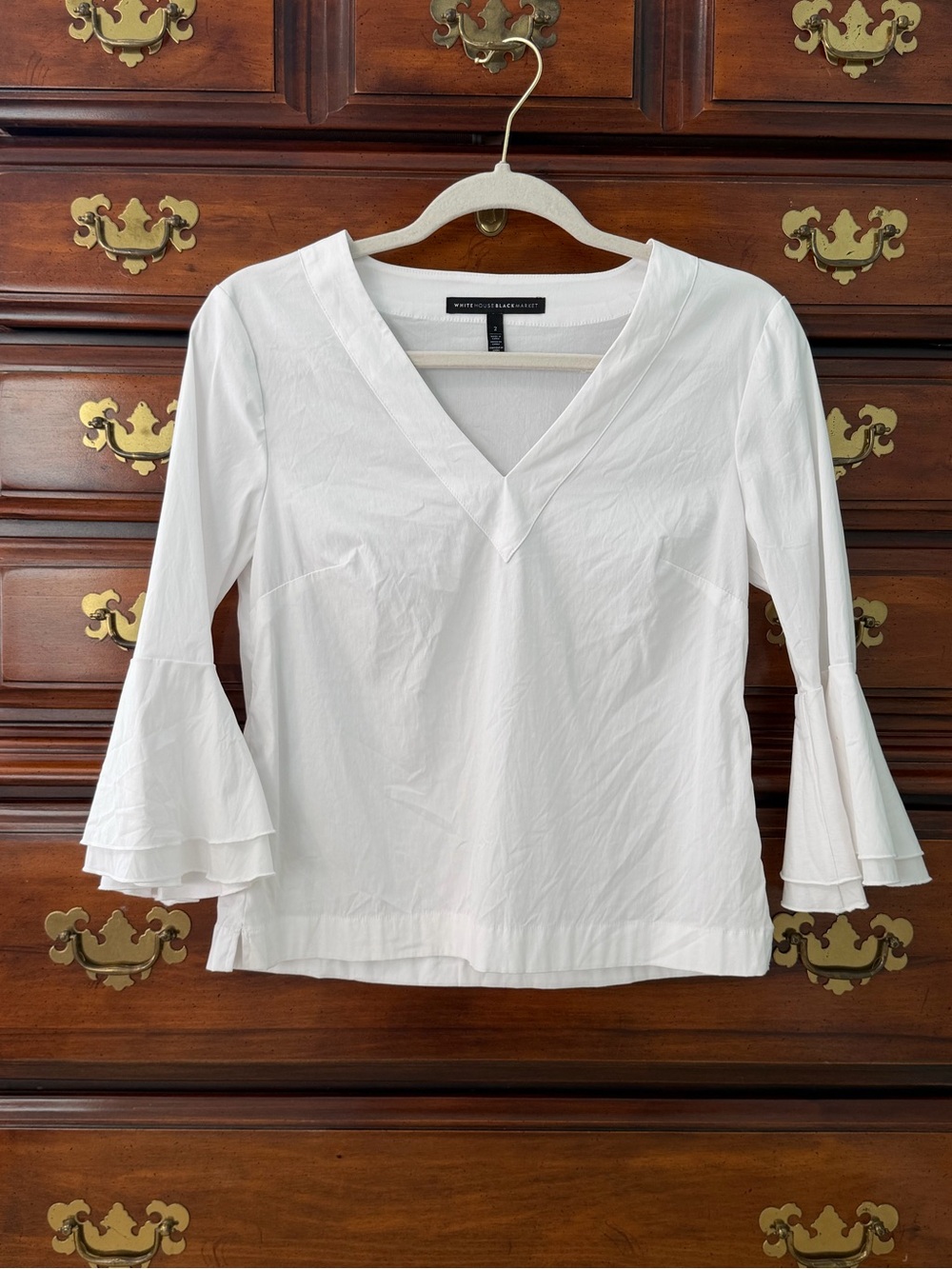 White House Black Market White Bell Sleeve Blouse V-neck flare sleeve top Size 2